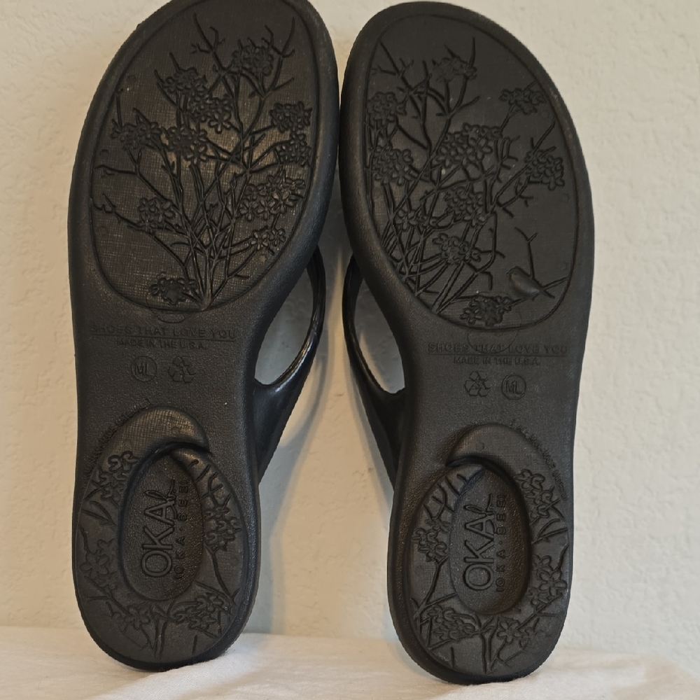 OKA b. Black Women's Sandals with Floral Accent. Size ML - Picture 9 of 16